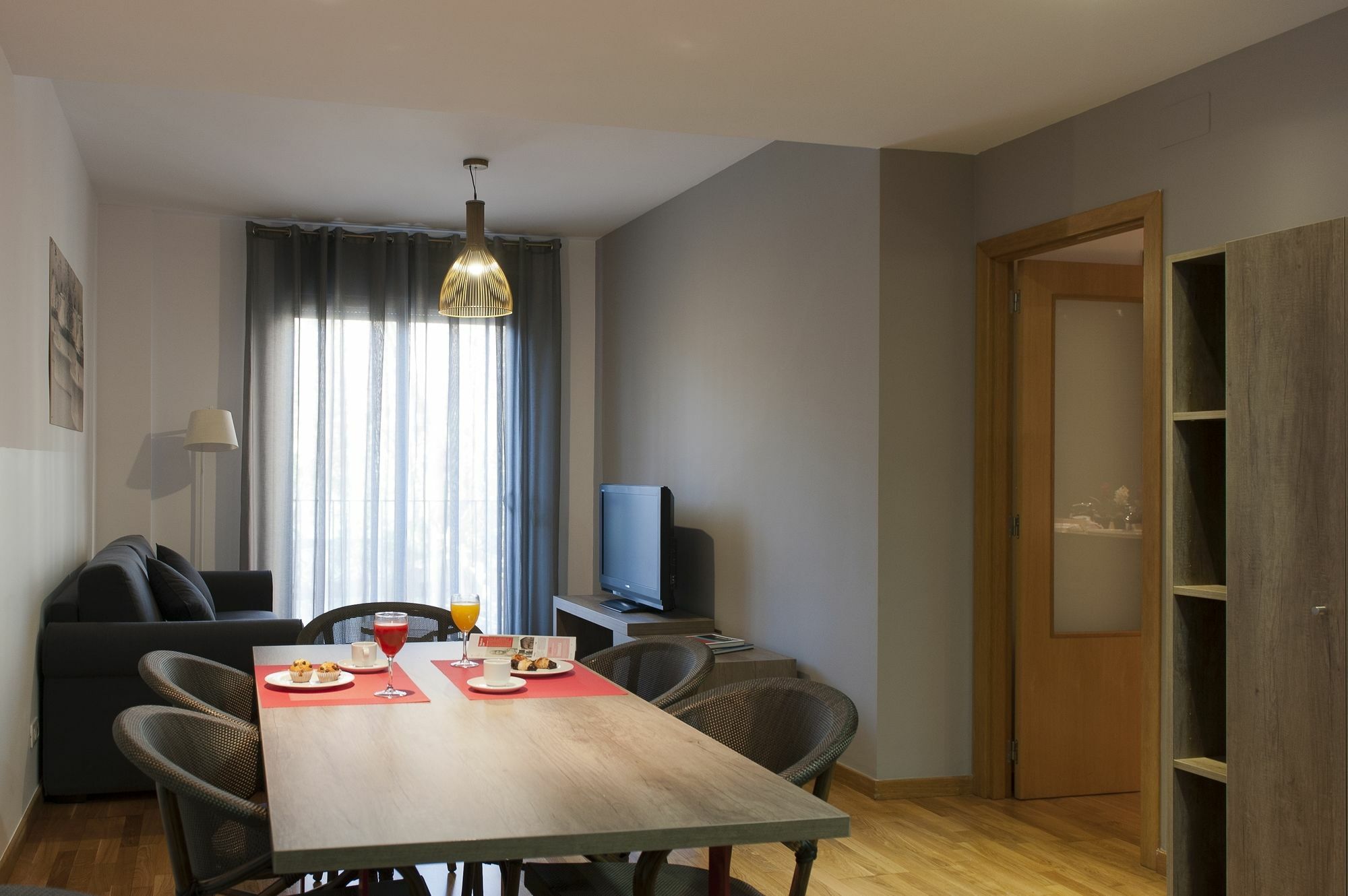 Mh Apartments Gracia Barcelona Bagian luar foto